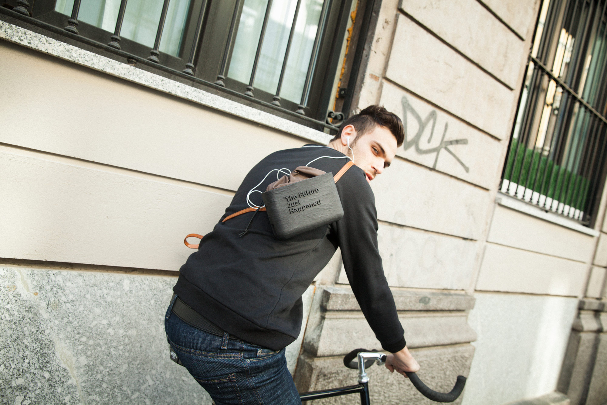 XYXBag. People. 3D handbags designed as unique items, through a co-created digital sartorial manufacturing process. This work is licensed under a Creative Commons Attribution-NonCommercial-NoDerivatives 4.0